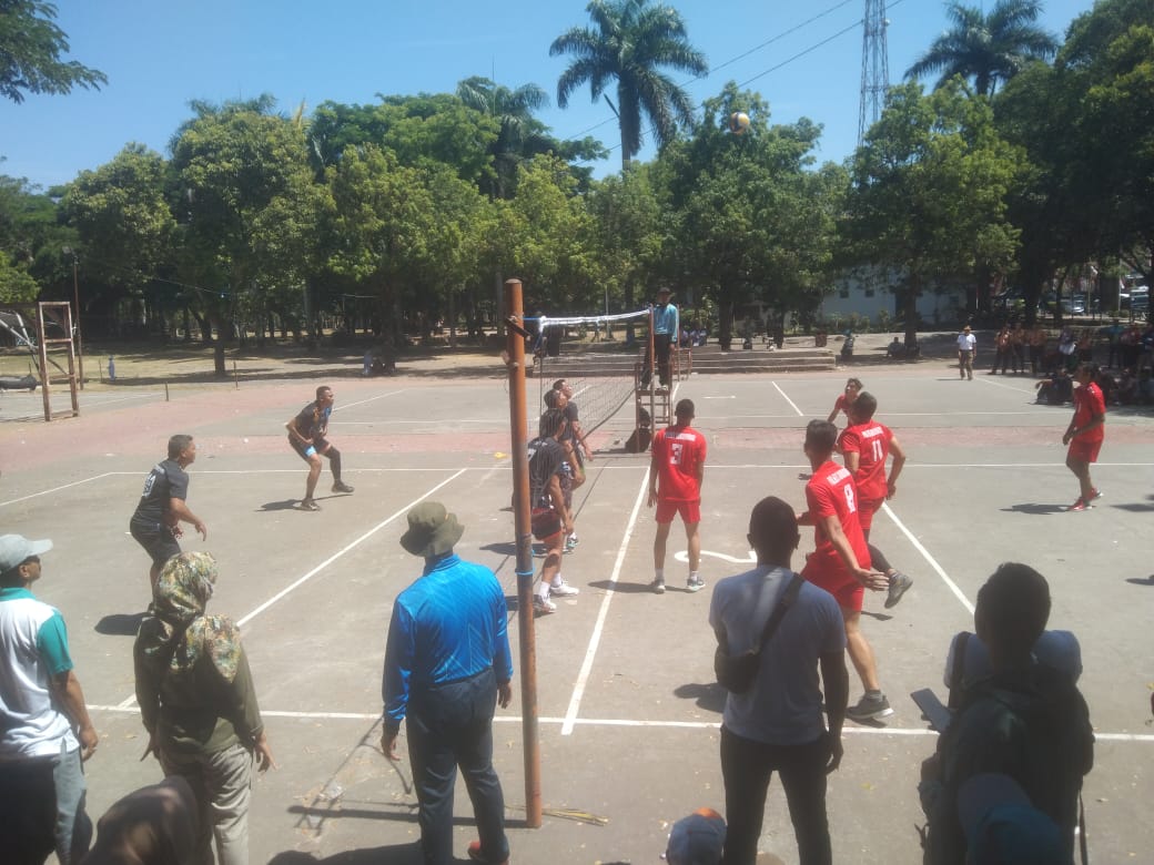 Berpartisipasi Dalam Memperingati HUT Kemerdekaan Republik Indonesia Instansi Mengikuti Kegiatan Lomba Bola Volly