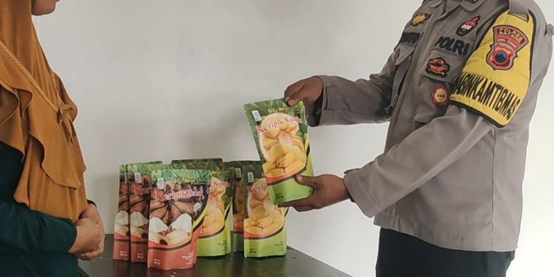 Bripka Dwi Anto, Polisi Kreatif yang Membangun Ekonomi Lewat Olahan Keripik Buah