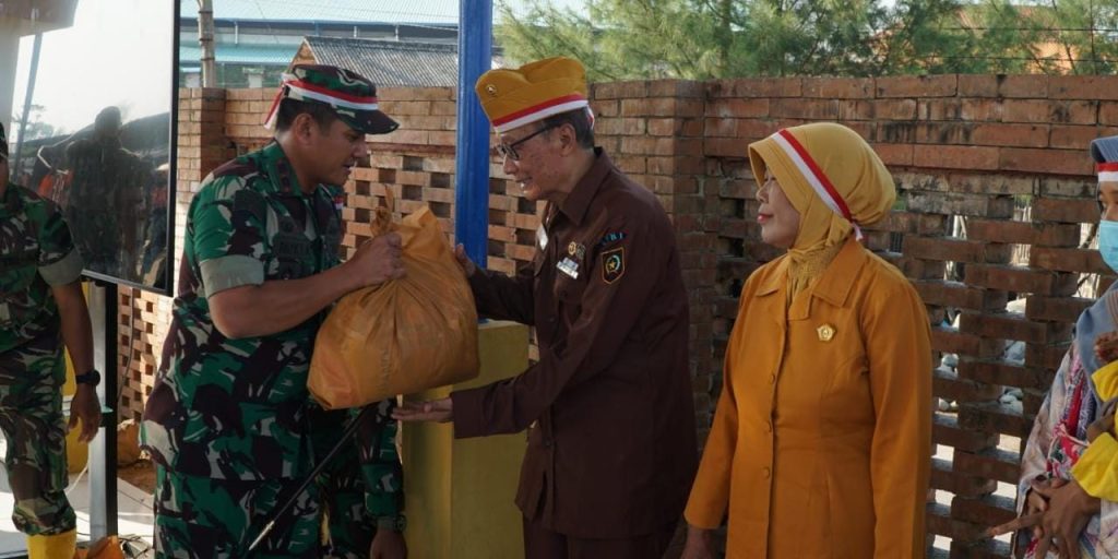 Sambut HUT Ke-78 RI, Kodim 0710/Pekalongan Laksanakan Baksos dan Penghijauan