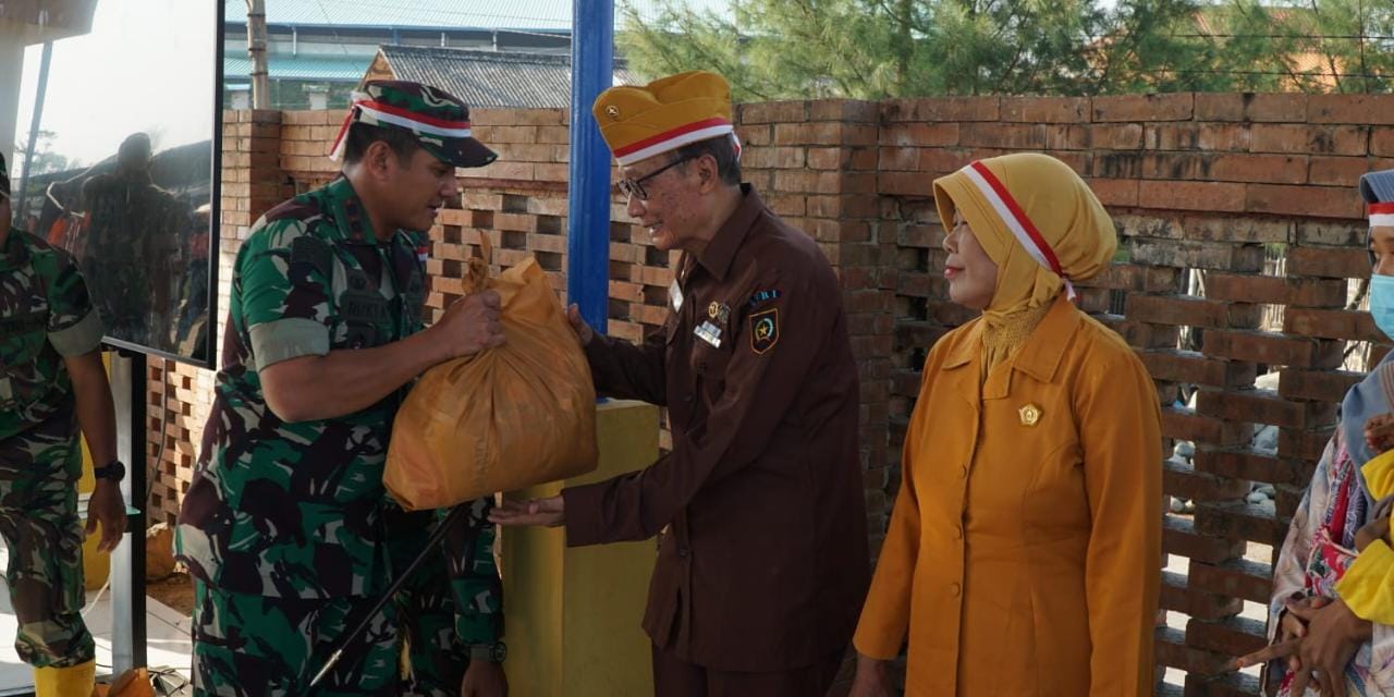 Sambut HUT Ke-78 RI, Kodim 0710/Pekalongan Laksanakan Baksos dan Penghijauan