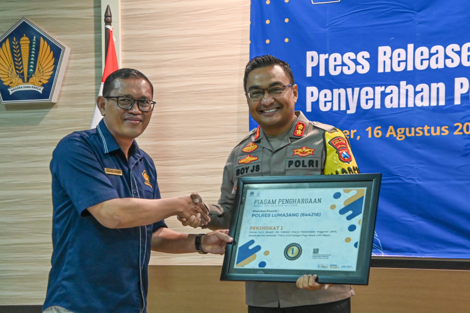 Kembali Raih Penghargaan Bidang Pengelolaan Anggaran, Kapolres Lumajang Dorong Jajaran untuk Tetap Konsisten Perlihatkan Kinerja Terbaik