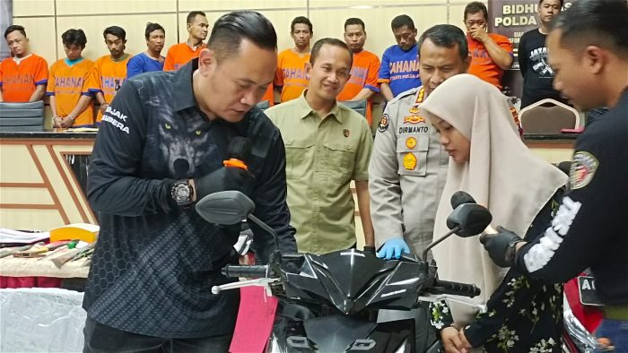 Mantap !! Tak Percuma Lapor Polisi,Polda Jatim Berhasil Temukan dan Kembalikan Motor Korban Pencurian Kepada Pemilik