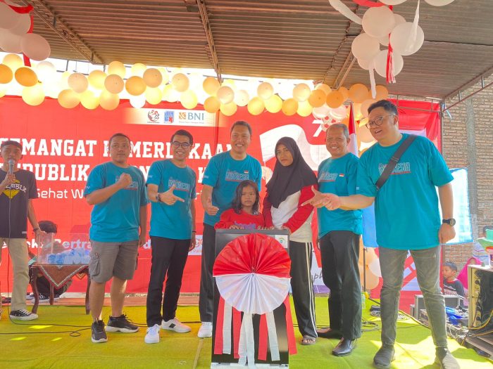 Semarak HUT RI ’78 BNI 46 Gelar Jalan Sehat Bersama  Warga Kuripan Lor Gg.09