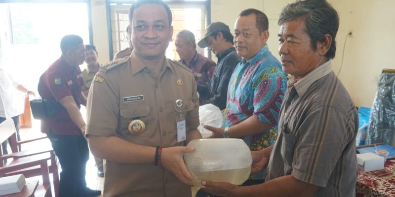 Tingkatkan Perekonomian Masyarakat,Pemkot Pekalongan Bantu Sarpras Budidaya Ikan Air Payau