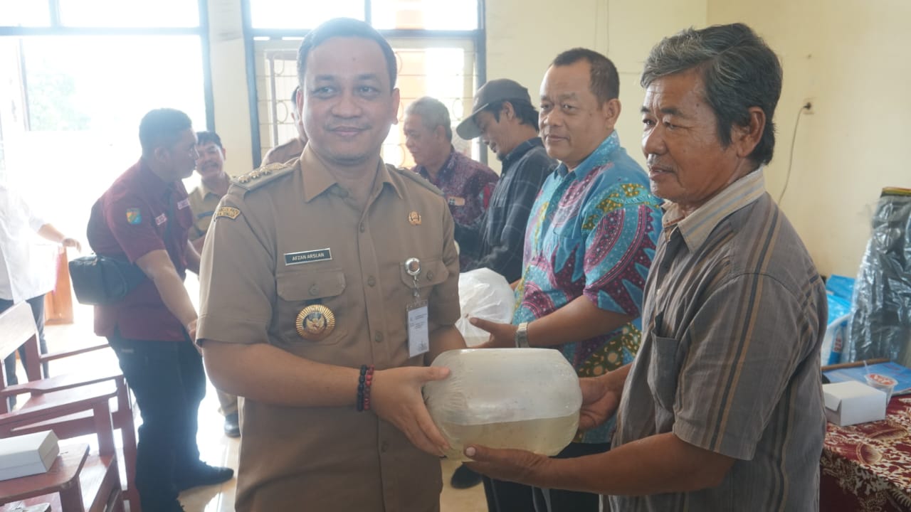 Tingkatkan Perekonomian Masyarakat,Pemkot Pekalongan Bantu Sarpras Budidaya Ikan Air Payau