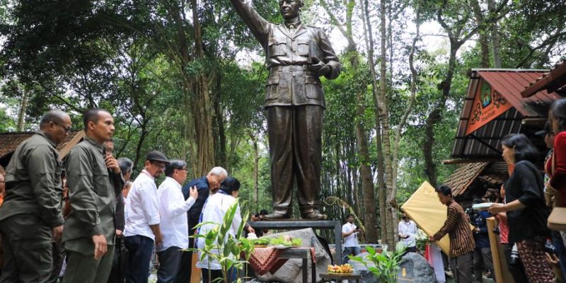 Dampingi Megawati Resmikan Patung Bung Karno, Ganjar: Pancasila In Action Butuh Pendekatan Budaya