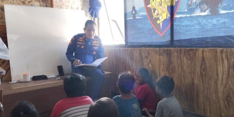 Peduli Pendidikan, Satpolairud Polres Bangkalan Dirikan Rumah Belajar Bagi Anjal