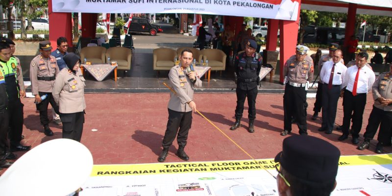 Polres Pekalongan Kota Melaksanakan Apel Gelar Pasukan, Cek Kesiapan Pengamanan Rangkaian Muktamar Sufi Internasional di Kota Pekalongan