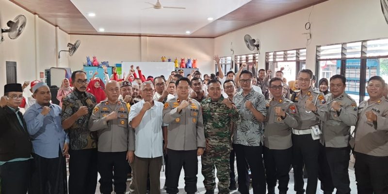 Polres Pelabuhan Tanjung Perak Sapa Warga dalam Kegiatan Jumat Curhat: Stop Miras dan Narkoba