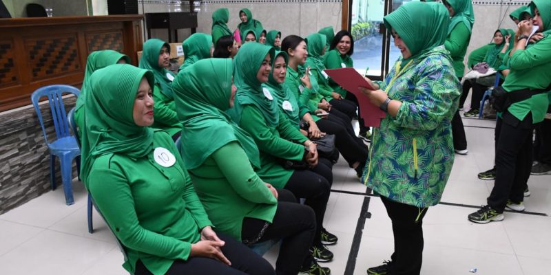 Peringati HUT RI Ke-78, Persit Kodim 0822 Bondowoso Gelar Lomba Rias Wajah