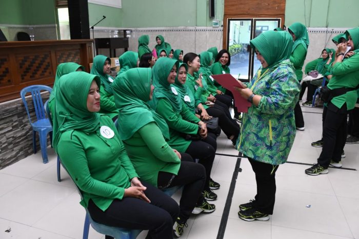 Peringati HUT RI Ke-78, Persit Kodim 0822 Bondowoso Gelar Lomba Rias Wajah