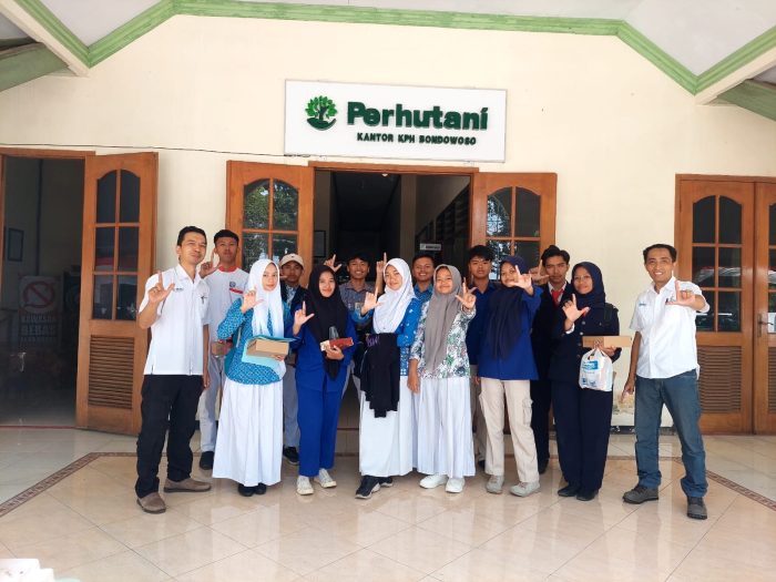 Siswa Siswi Mengikuti Kegiatan Program Dari Kementrian LHK
