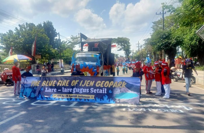 Anak-anak TK Khotijah 184 Desa Setail Banyuwangi ikut Meriahkan HUT RI ke 78 tahun Dengan Jalan-jalan Ceria