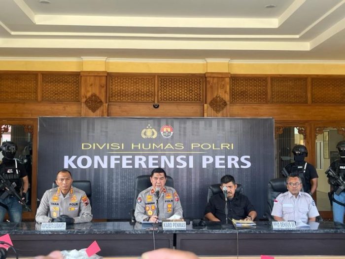 Densus 88 Tangkap 5 Tersangka Teroris Bom Bunuh Diri Polsek Astana Anyar