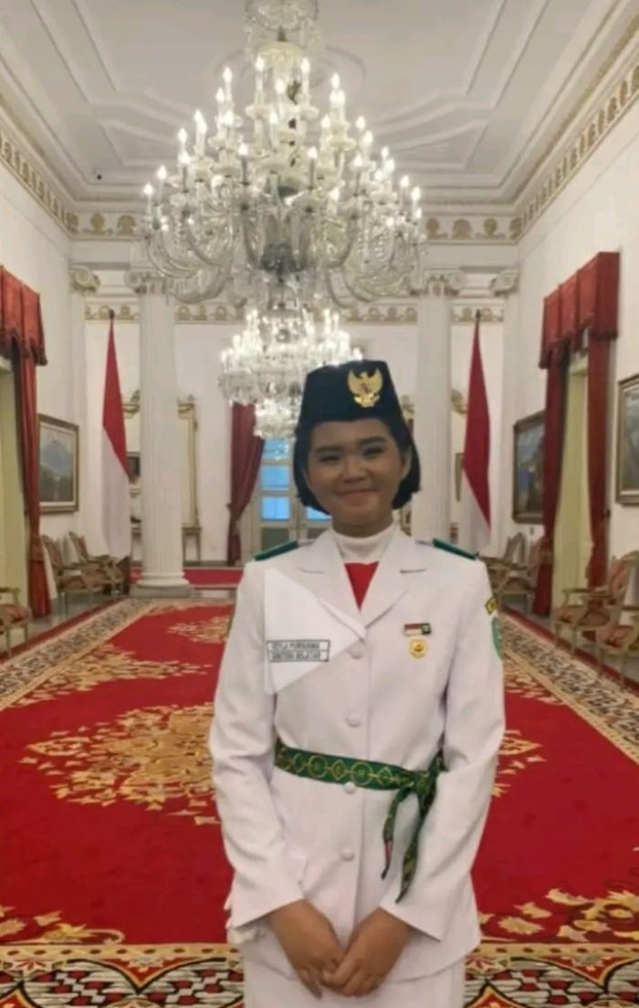 Pembawa Baki Penurunan Bendera Keyla Azzahra Purnama di Istana Merdeka, Ternyata Putri Personel Polres Musi Rawas, Sekolah Di SMA N 4 Lubuklinggau