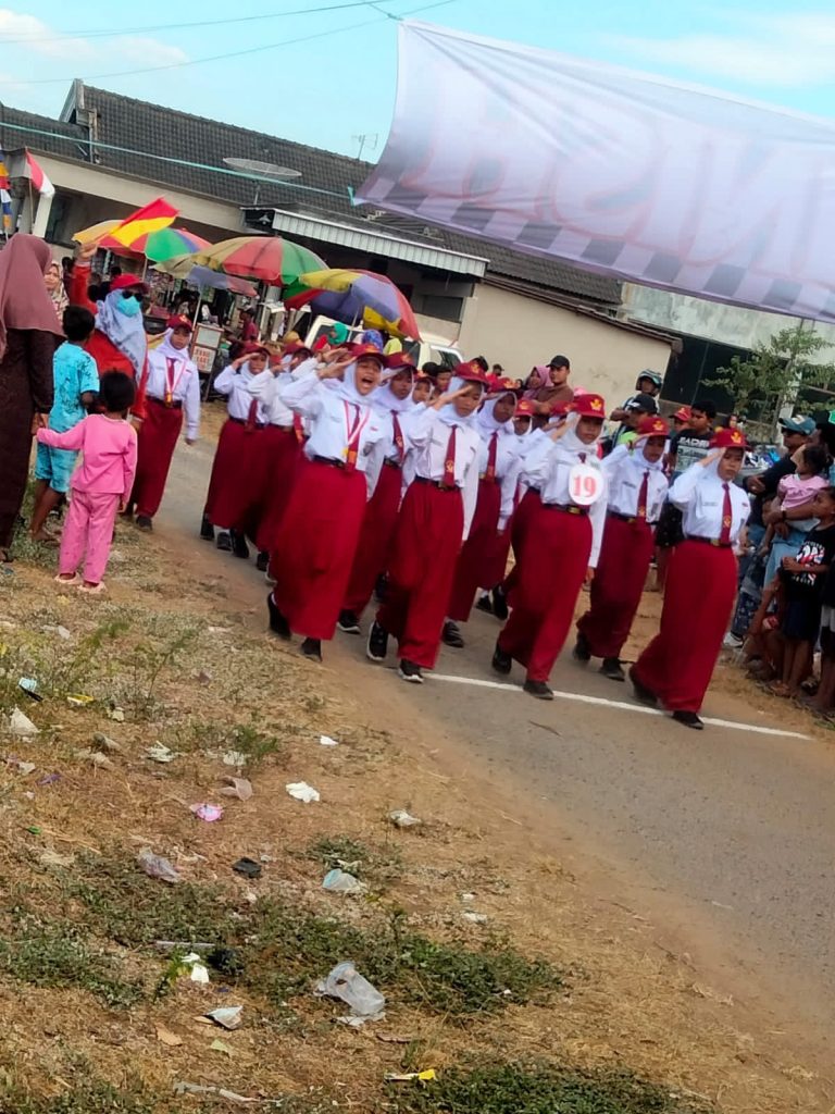 78, UPTD SDN Burneh 3 Bangkalan Ikuti meramaikan Gerak Jalan Tingkat Kecamatan