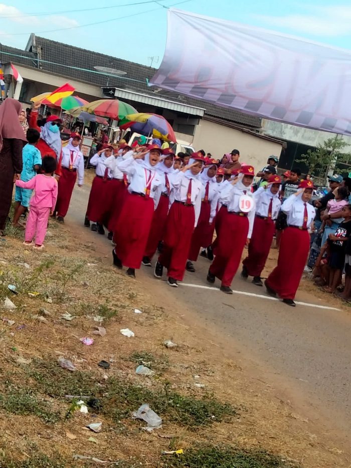 78, UPTD SDN Burneh 3 Bangkalan Ikuti meramaikan Gerak Jalan Tingkat Kecamatan