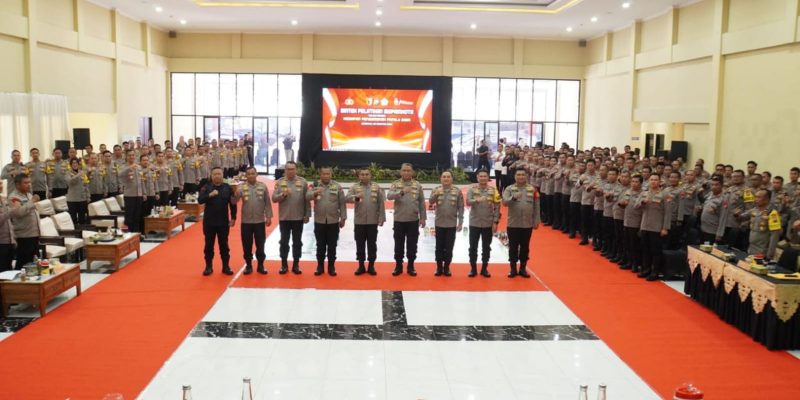 Polda Jatim Gelar Bintek Pelatihan Sispamkota Pengamanan Pemilu 2024.