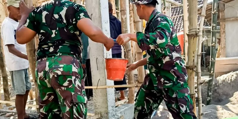 Babinsa Koramil Temayang Bojonegoro bantu percepatan Pembangunan Musholla Dusun Genengan