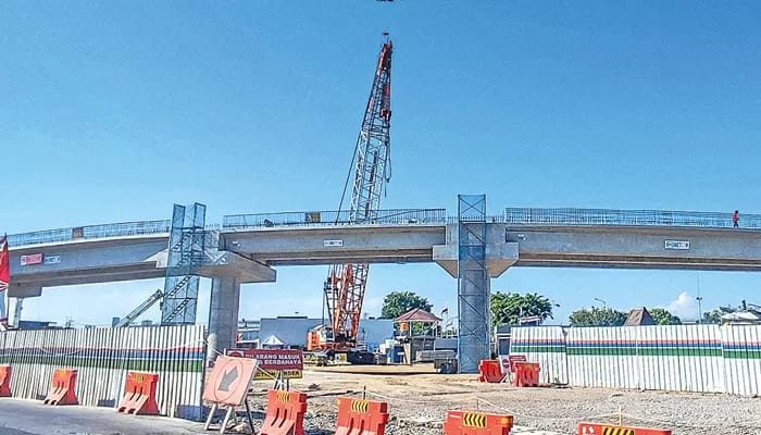 Progres Penutupan Total Flyover Jalan Raya Aloha , Pelaksana Menunggu Informasi Dari BBPJN VII ..?