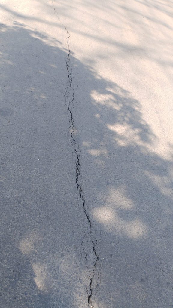 Pengerjaan Proyek Jalan Desa Duwel Senilai Rp967.814.000 Diduga Asal Jadi, Warga Mengeluh Banyak Yang Sudah Retak-retak