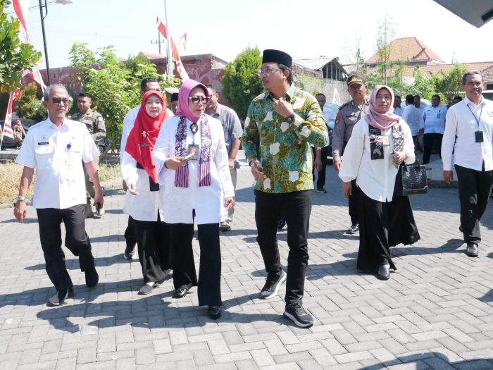 Dukung Program Pemerintah, Gus Muhdlor Apresiasi Nakes dan Kader Kesehatan