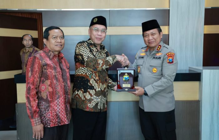 Polda Jatim Silaturahmi dengan PW Muhammadiyah Jatim Perkuat Sinergitas Demi Terjaganya Kamtibmas Kondusif.