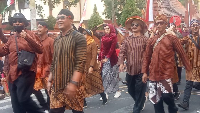 Dinsos Kabupaten Nganjuk  Sambut Gembira HUT RI Ke 78 Ikuti Giat Karnaval