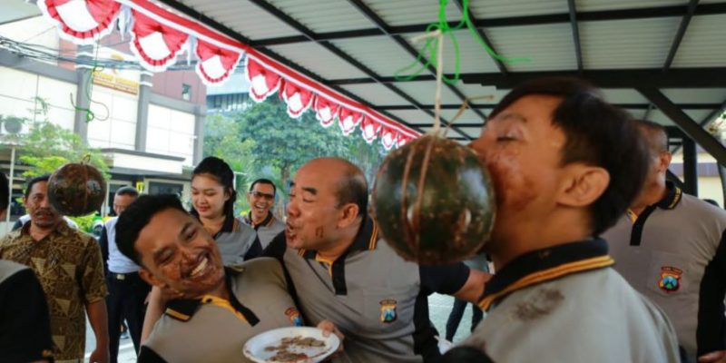 Meriahkan HUT RI Ke-78 Bidhumas Polda Jatim Gelar Berbagai Lomba Maknai Bersatu Itu Kuat.