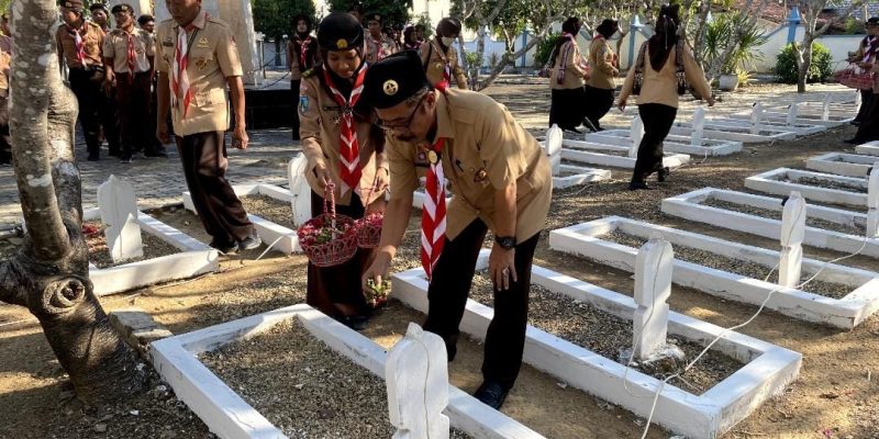 Memperingati Hari Pramuka Ke-62 Kwarcab Sampang Laksanakan Ziarah Rombongan