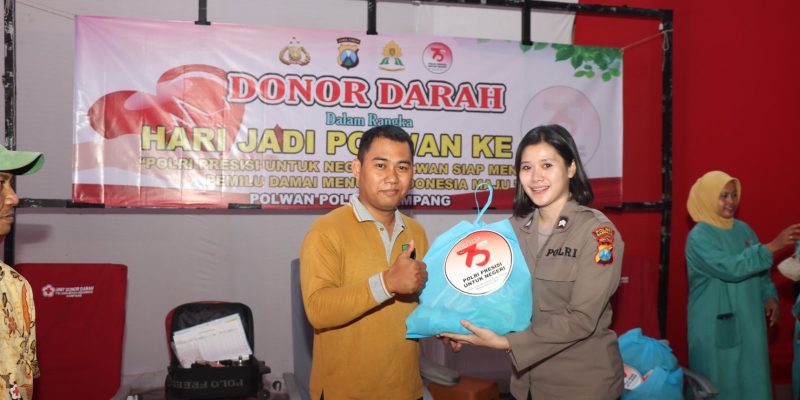 Jelang Hari Jadi Polwan Ke-75 Tanggal 1 September 2023 Polisi Wanita Polres Sampang Gelar Donor Darah