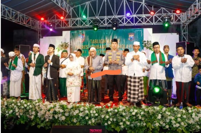 Ribuan Masyarakat Hadiri Tabligh Akbar Mapolres Jombang Bersholawat