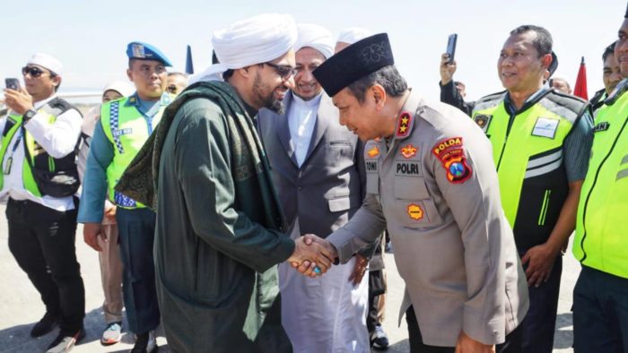 Habib Umar Bin Hafidz Bersama 20 Ulama Asal Amerika Lakukan Kunjungan di Jawa Timur.