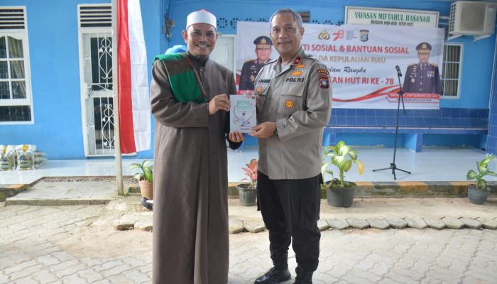Rangka Memperingati HUT Kemerdekaan RI Ke–78 Wakapolda Kepri Sambangi Panti Asuhan Di Kota Batam