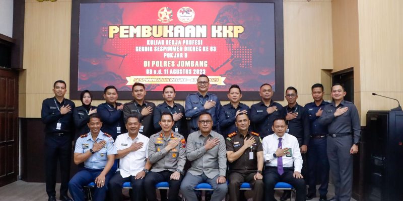 12 Peserta Didik Sespimmen Kuliah Kerja Profesi di Polres Jombang