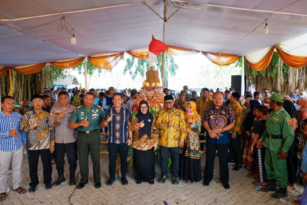 Gelar Sedekah Bumi Desa Sawo: Wabup Gresik Bangga Melihat Budaya Khas Indonesia Terus Lestari