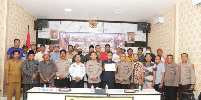 Antisipasi Laka Lantas, Polres Sampang Laksanakan FGD Bersama PT. Garam Persero, Petani, Pengusaha Dan Sopir Angkutan Garam