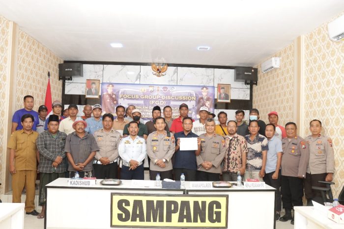 Antisipasi Laka Lantas, Polres Sampang Laksanakan FGD Bersama PT. Garam Persero, Petani, Pengusaha Dan Sopir Angkutan Garam