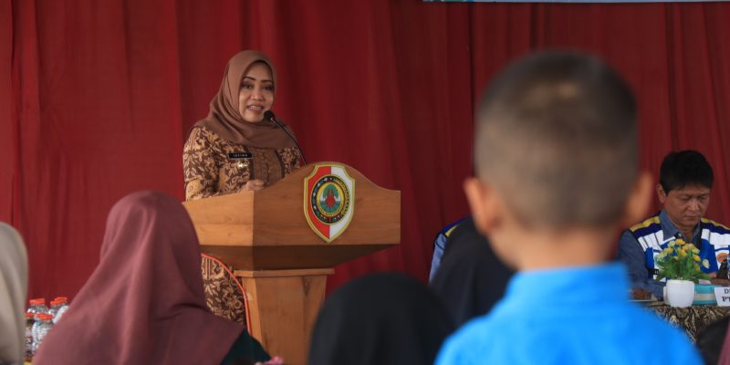 Pemkab Mojokerto Bersama PT Jasa Marga Serahkan Bantuan Paket Gizi Balita untuk Warga Jetis