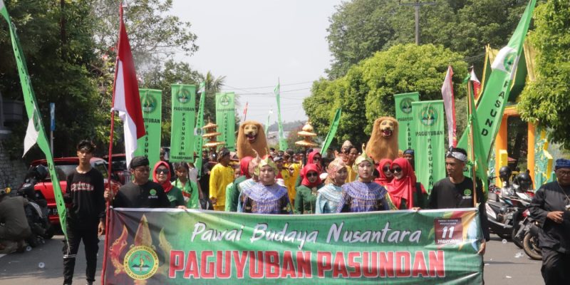 Paguyuban Pasundan Kota Tanjungpinang Mengikuti Pawai Budaya Kota Tanjungpinang Tahun 2023