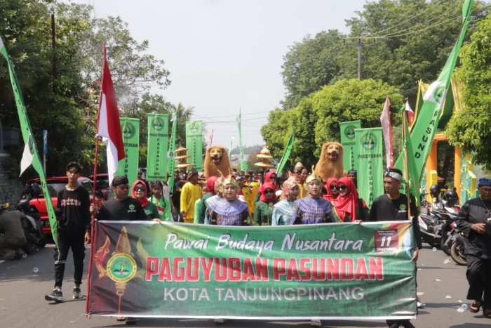 Paguyuban Pasundan Kota Tanjungpinang Mengikuti Pawai Budaya Kota Tanjungpinang Tahun 2023