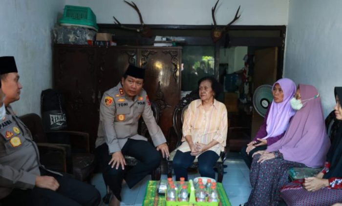 Jum’at Curhat, Kapolda Jatim Sambangi Aspol Ketintang Surabaya