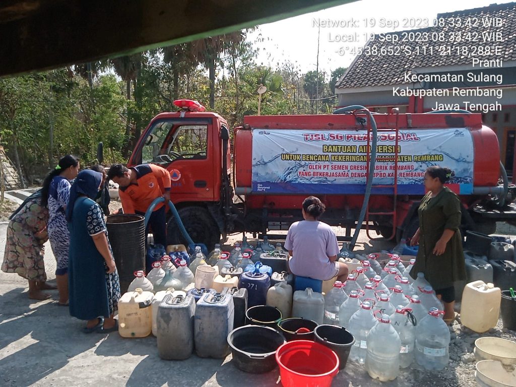 Bantuan Air Bersih Dampak Bencana Kekeringan Diwilayah Kabupaten Rembang.