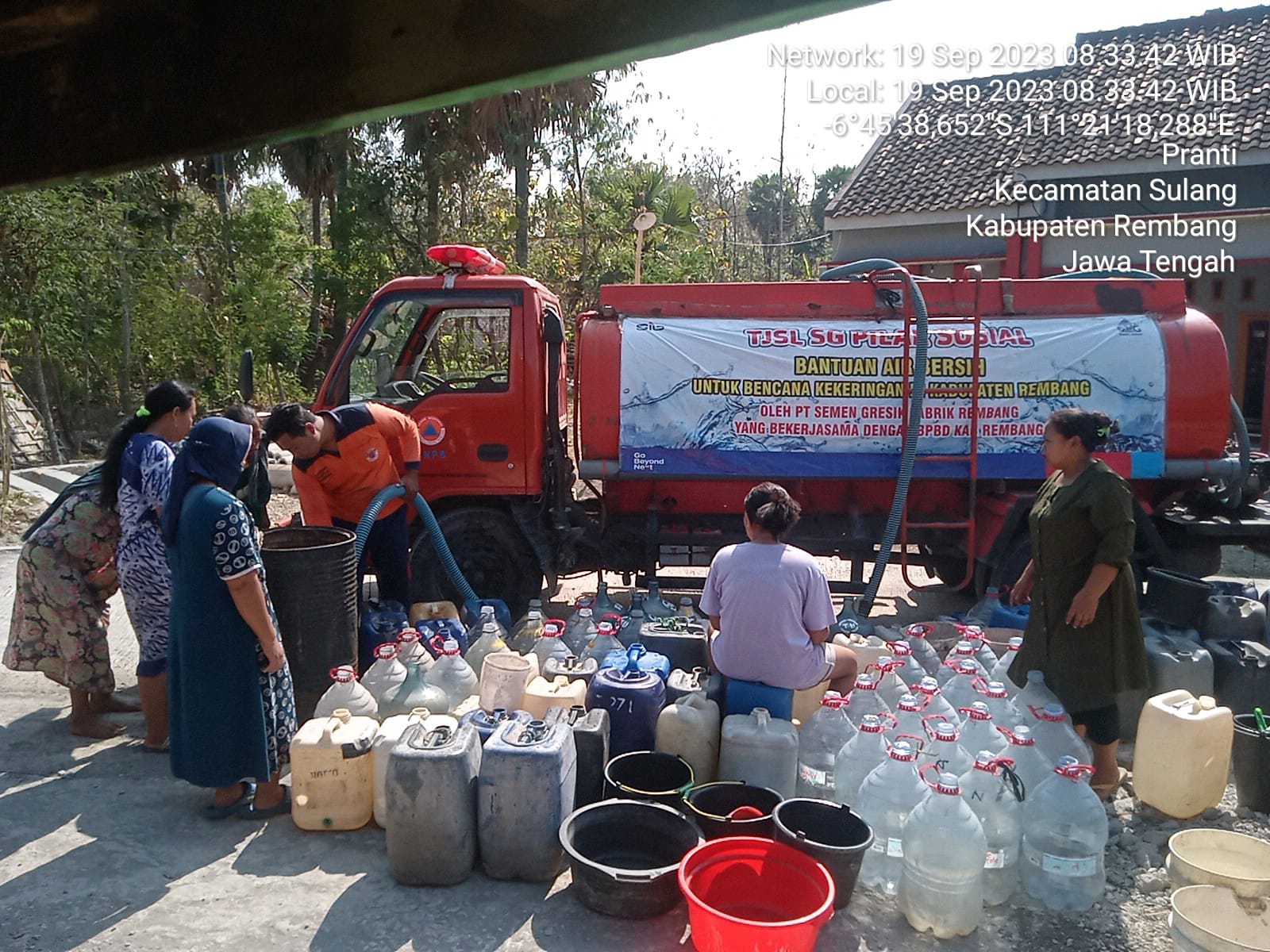 Bantuan Air Bersih Dampak Bencana Kekeringan Diwilayah Kabupaten Rembang.