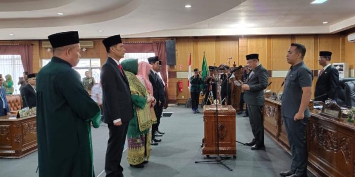 Dewan Perwakilan Rakyat Kabupaten Ogan Komering Ulu ( DPRD OKU ) melantik lima Pergantian Waktu DPRD Oku ( PAW) di ruang paripurna DPRD Oku