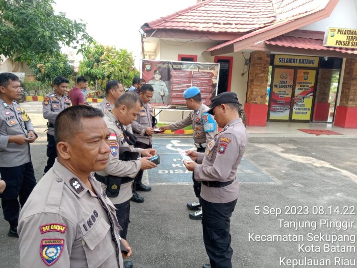 Usai Laksanakan Apel Pagi, Kanit Provos Polsek Sekupang Gelar Pengecekan dan Kelengkapan Personil