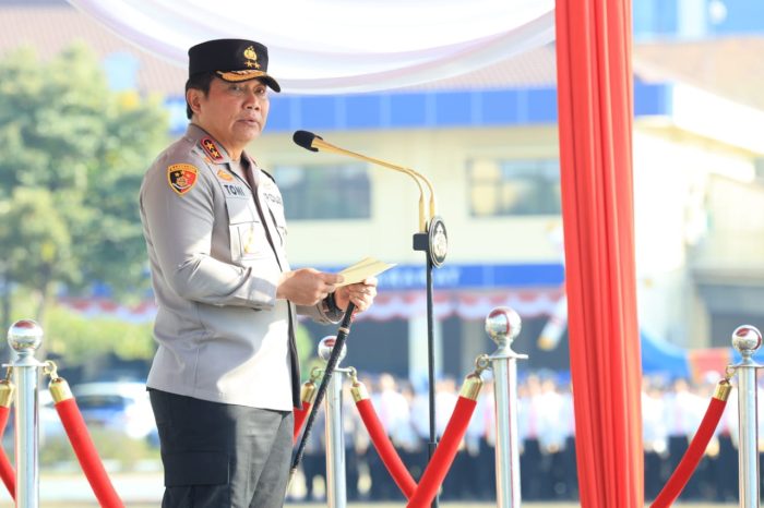 Kapolda Jatim Berikan 161 Penghargaan Untuk Personel Polri dan PNS Polda Jatim