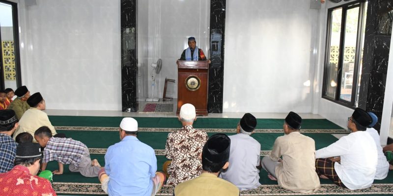 Pengajian Ahad, Ceramah Serma Garsadi Pentingnya Membela Negara dan Bangsa