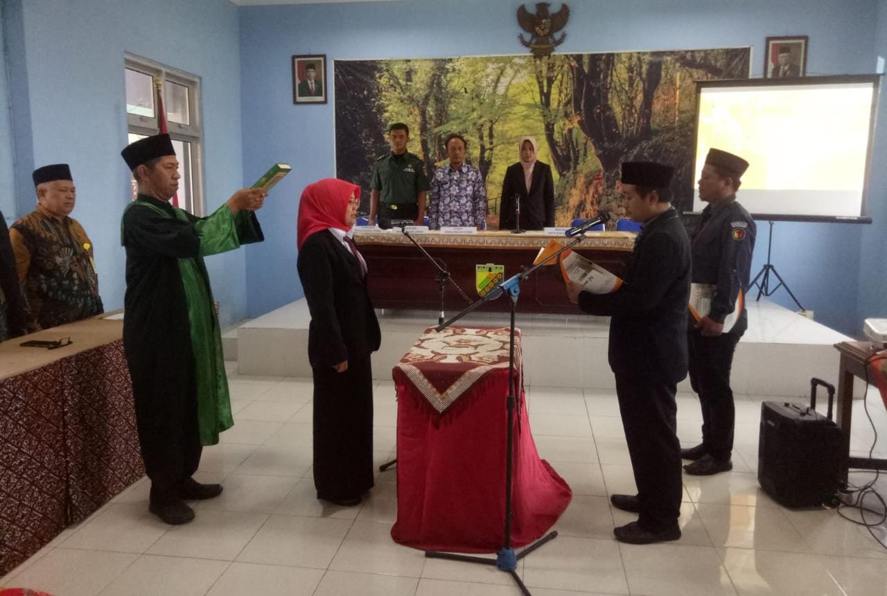 Bawaslu Kota Pekalongan Lantik PAW Panwascam Utara