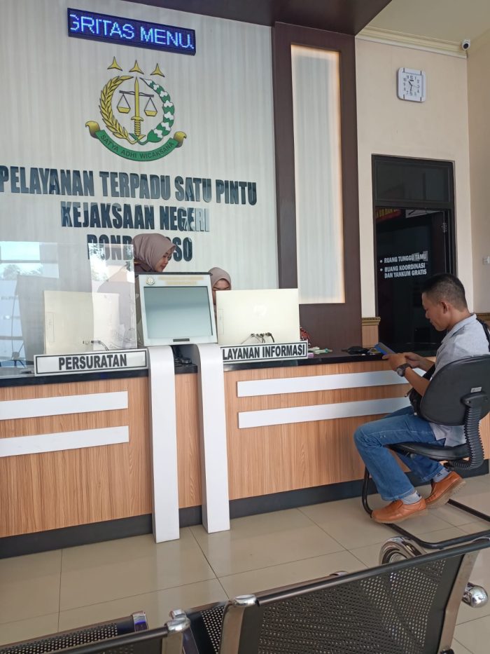 Ketua LPBI, Mendatangi Kantor Kejaksaan Negeri Bondowoso Menanyakan Kepastian Hukum